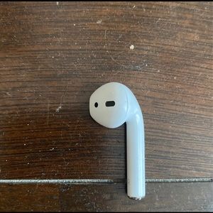 Right ear Apple AirPod 2nd gen